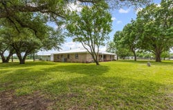 6807 E Texas Street, Walnut Springs, TX 76690