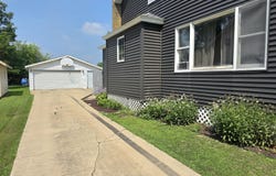 809 6th Avenue, Lake Odessa, MI 48849