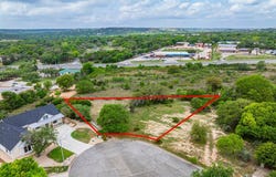 105 Glen Oaks Dr, Kerrville, TX 78028