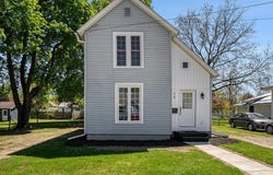 24 W Bernard Street, Hartford, MI 49057