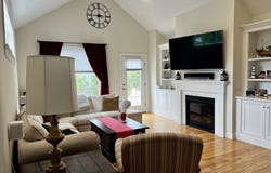 8 Clipper Rd, Plymouth, MA 02360