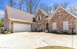 2113 Belmarie Drive, Southaven, MS 38672