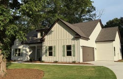 15 Couch, Moreland, GA 30259