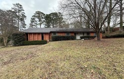 2104 Greenbriar Dr, Ruston, LA 71270