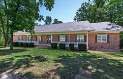 72 Ranch Road, Arkadelphia, AR 71923
