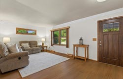 1010 Burrie Ln, Waukesha, WI 53188