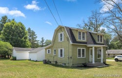 1408 E Pine Hill Avenue, White Cloud, MI 49349