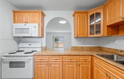 9952 SW 88th St, Miami, FL 33176