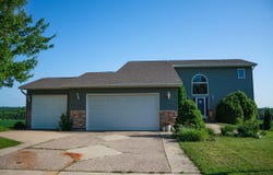 305 Southridge Drive, Waverly, IA 50677