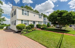 19 Longue Vue Avenue, North Providence, RI 02904