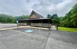 3420 Perry Hwy, Scott Twp - LAW, PA 16101