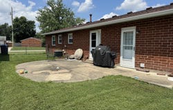 8800 Rosshire Drive Drive, Fairdale, KY 40118
