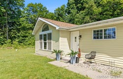 68538 8th Avenue, South Haven, MI 49090