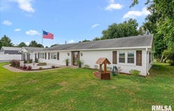 2105 New Lake Road, Jacksonville, IL 62650
