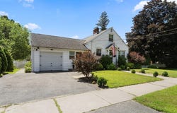 15 Bellevue Ave, Longmeadow, MA 01106