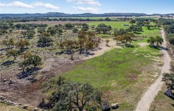 788 Clarence Jacoby RD, Fredericksburg, TX 78624