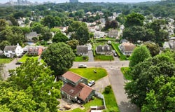 37 Old Barn Road S, Stamford, CT 06905