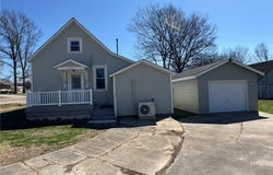 402 E Eickhoff Street, Cole Camp, MO 65325
