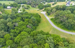 000 Meadowcrest Lane, Dandridge, TN 37725