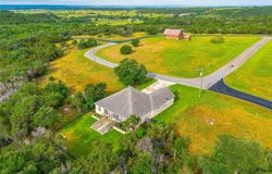 8228 Bruntsfield Loop Drive, Cleburne, TX 76033