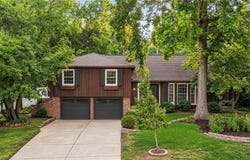 10006 Linden Street, Overland Park, KS 66207