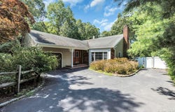 29 Columbine Avenue N, Hampton Bays, NY 11946