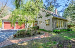 105 Nelson Lane, Marstons Mills, MA 02648