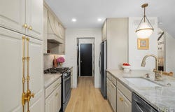 16208 Lea Oak Drive, Chesterfield, MO 63017