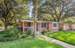 1017 W Tucker Boulevard, Arlington, TX 76013