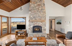 573 E River Rd, Emigrant, MT 59027