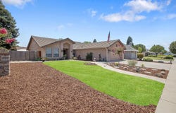 625 E Ferguson Avenue, Visalia, CA 93292