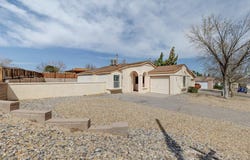 900 CHARLES Drive NE, Rio Rancho, NM 87144