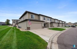 7705 S Townsley Ave, Sioux Falls, SD 57108