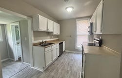 619 E 8th St, Newton, KS 67114