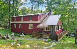 112 Beechwood Cove Road, Greentown, PA 18426