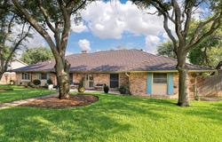 5613 Oakmont Lane, Fort Worth, TX 76112