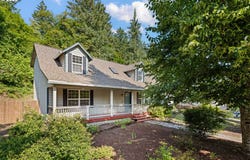 620 S 67TH St, Springfield, OR 97478