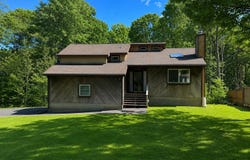 6137 Victoria Drive, Tobyhanna, PA 18466