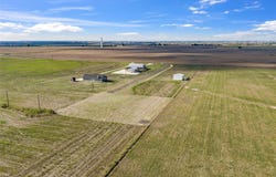 3017 Dolphin Dr, Coupland, TX 78615