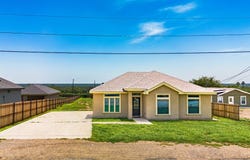 52 Columbino, Eagle Pass, TX 78852