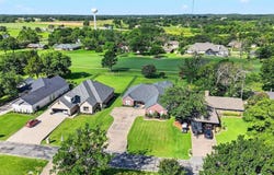 306 Navajo Trail, Lake Kiowa, TX 76240