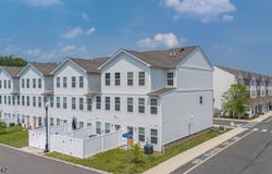 2 Paulina Pl, Franklin Twp., NJ 08873-3781