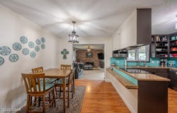 902 S Spring Park Boulevard, Mount Vernon, MO 65712