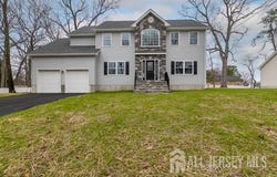 40 Ave I, Monroe, NJ 08831