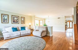 1049 RYANS CIRCLE, GLENSIDE, PA 19038