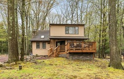 15 Hazard Run Road, Lake Harmony, PA 18624