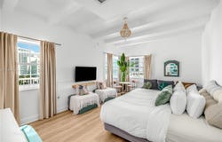 4130 Collins Ave, Miami Beach, FL 33140