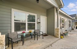 911-913 E Seideman, Seguin, TX 78155