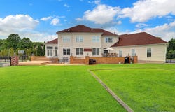 7 Brookline Court, Wading River, NY 11792