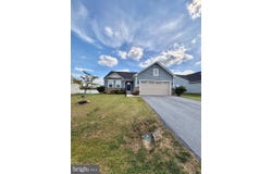 73 PERSPECTIVE Place, HEDGESVILLE, WV 25427